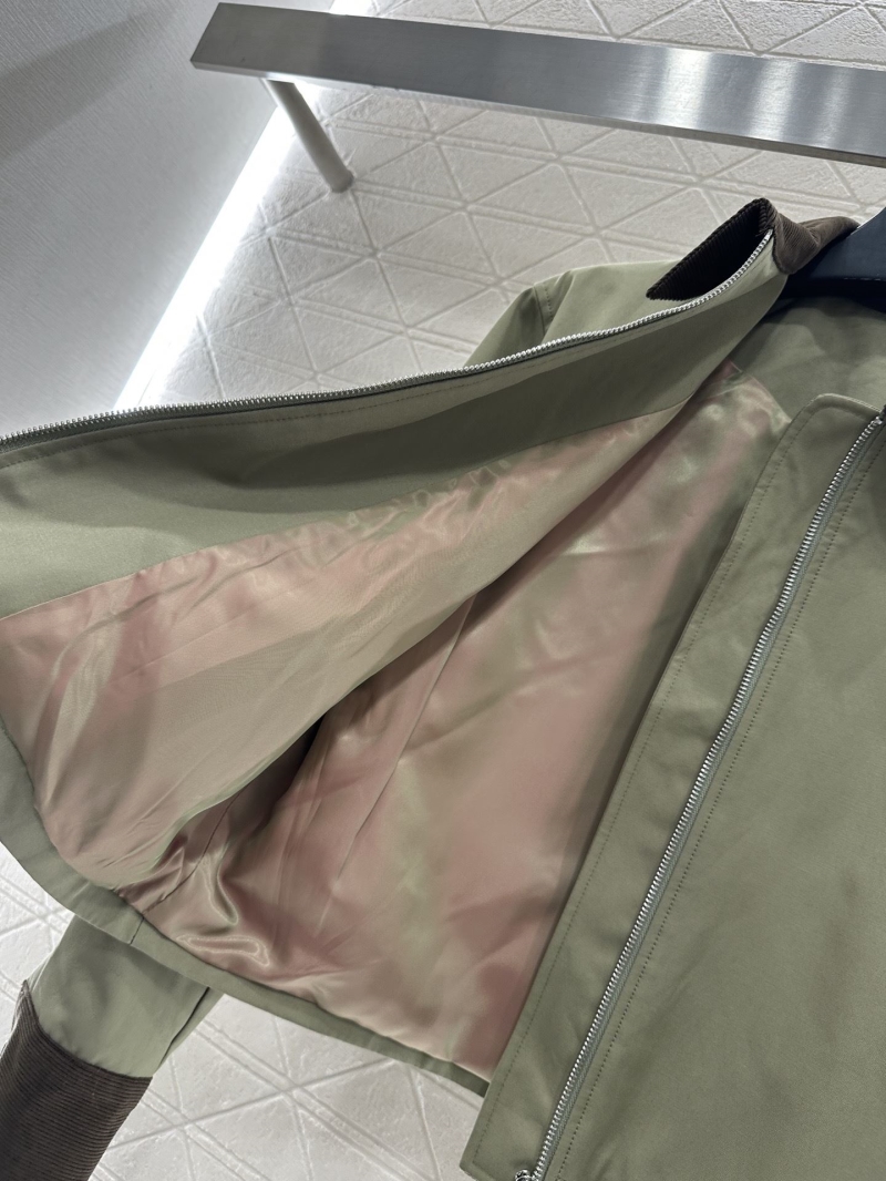 Pra*a outwear